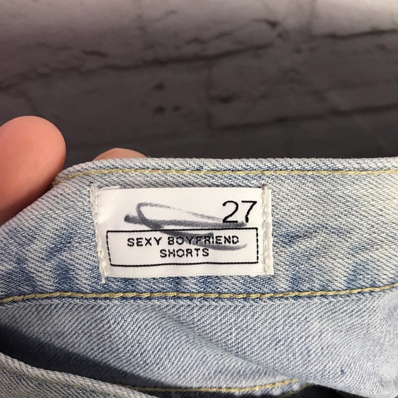 GAP Sexy Boyfriend Light Wash Rolled Hem Shorts 27 - Picture 5 of 7
